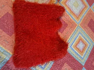 Maglione rosso effetto peloso