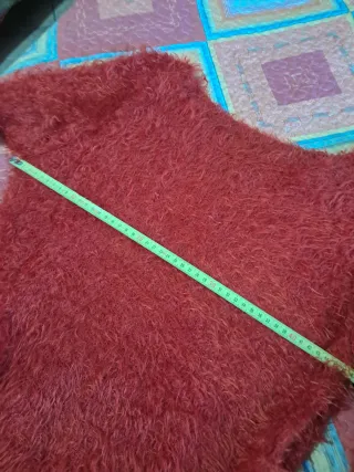Maglione rosso effetto peloso