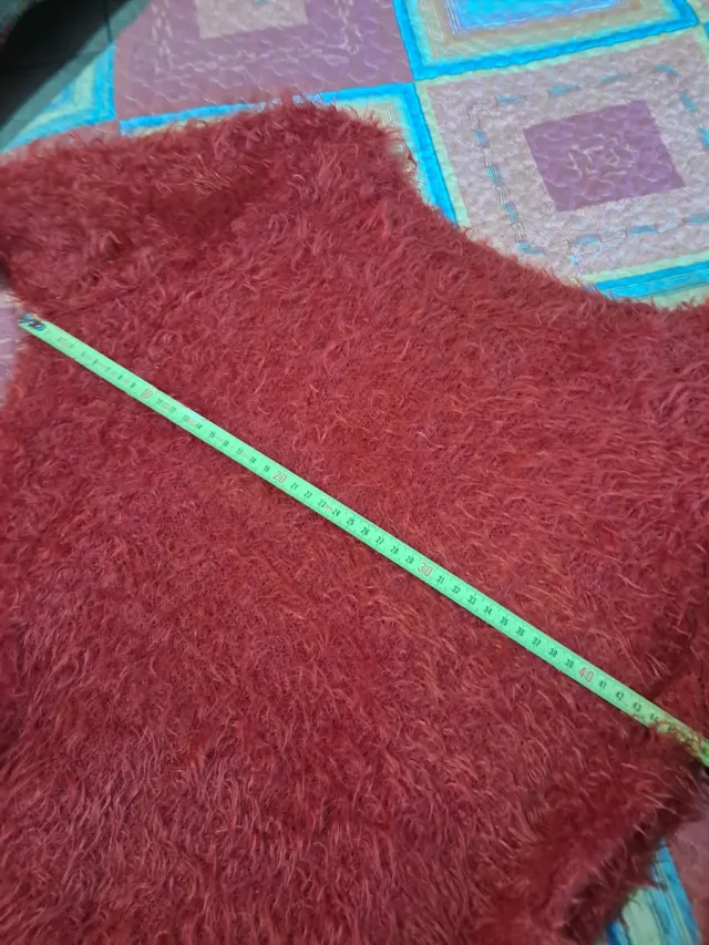 Maglione rosso effetto peloso