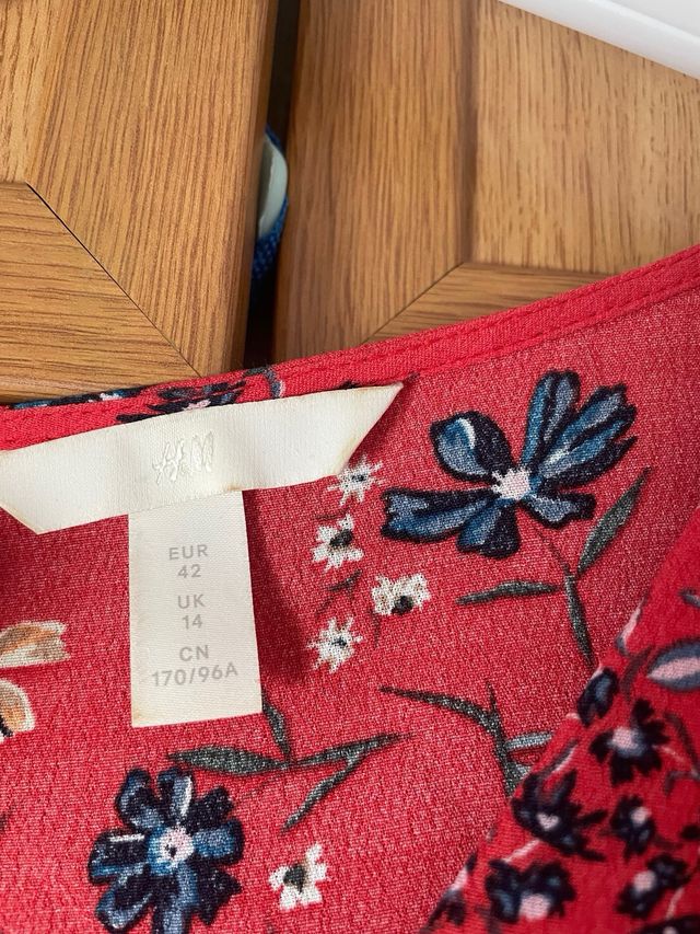 Blusa estampada flores roja