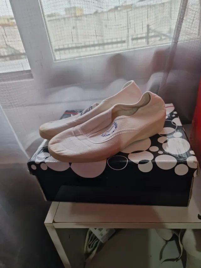 Zapatillas blancas nazareno