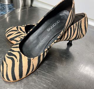 Zapatos tacón estampado cebra Arianne T37