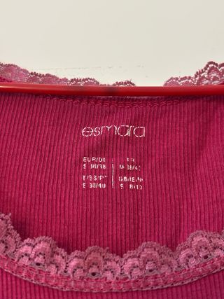 Camiseta tirantes rosa con encaje