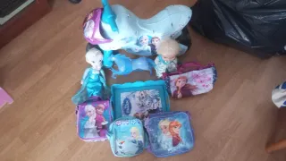 Lote Juguetes Frozen: Moto, Muñecas y Bolsas