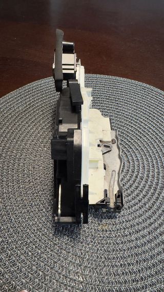 Cerradura Puerta VW Beetle/Golf/Jetta 5K18370