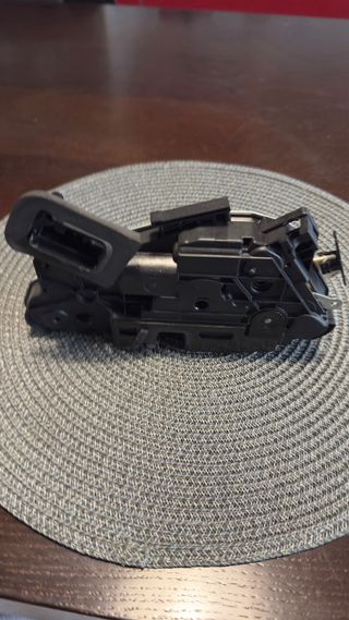 Cerradura Puerta VW Beetle/Golf/Jetta 5K18370