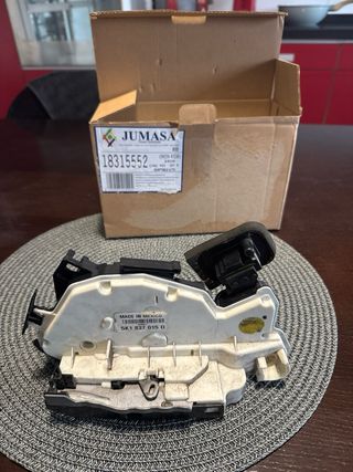 Cerradura Puerta VW Beetle/Golf/Jetta 5K18370