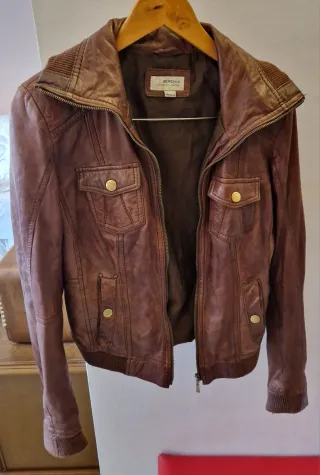 Cazadora de piel marrón