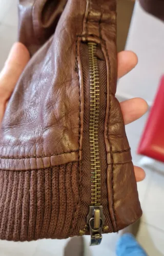 Cazadora de piel marrón