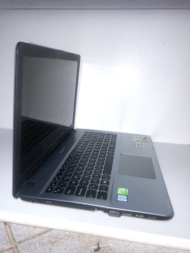 Portátil Asus F540U (i7-6ª Gen.)