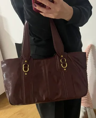 Bolso de hombro de cuero burdeos