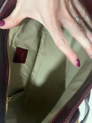 Bolso de hombro de cuero burdeos