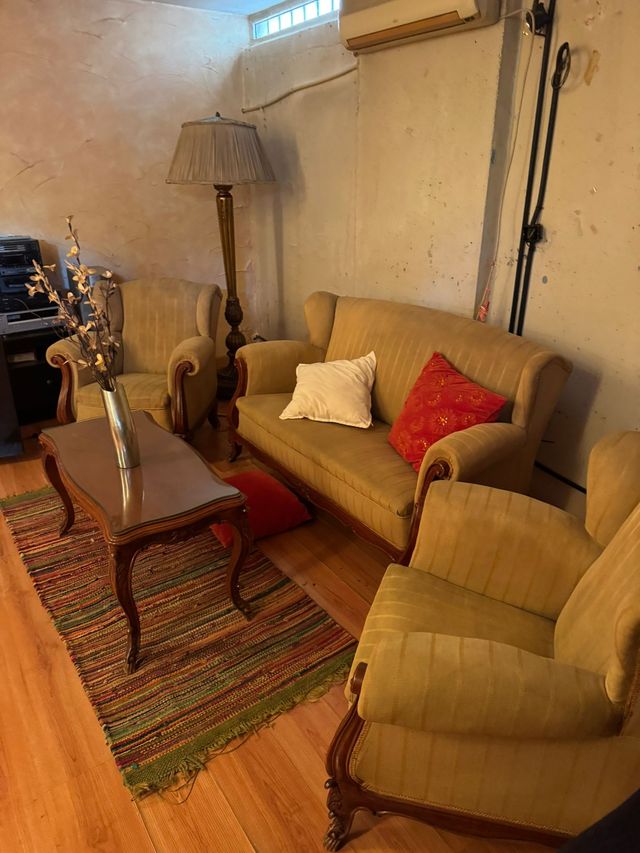 Conjunto Sofá Clásico y 2 Sillones