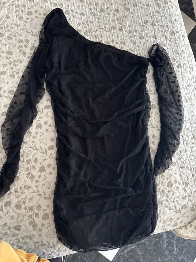 Vestido negro de lunares