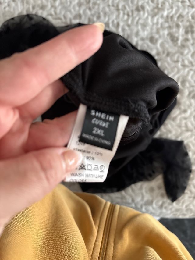 Vestido negro de lunares