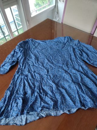 Blusa Elogy azul con estampado de florecillas