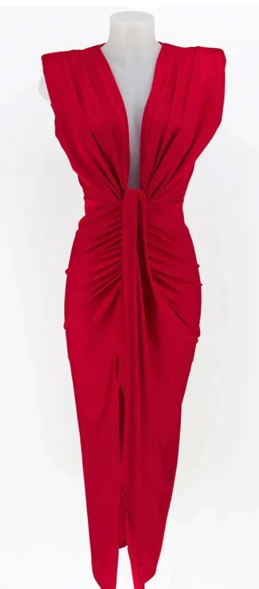 Vestido rojo escote pronunciado nudo delantero