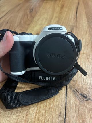 Cámara Fujifilm FinePix S8600