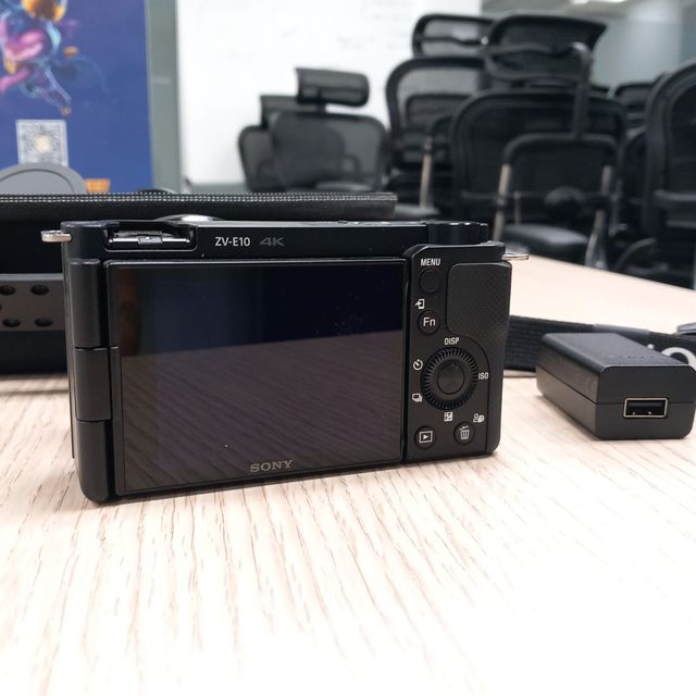 Sony ZV-E10 4K + Objetivo 16-50mm