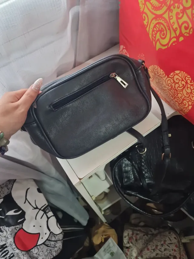 Bolso negro acolchado