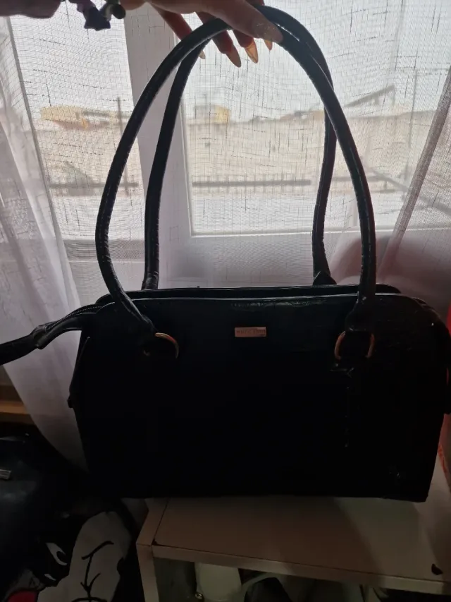 Bolso de piel negro