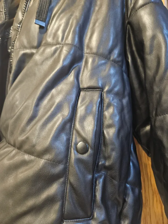 Chaqueta acolchada negra Padded jacket