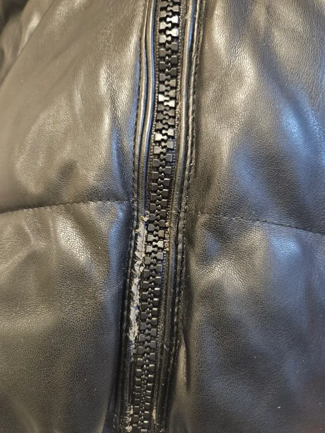 Chaqueta acolchada negra Padded jacket