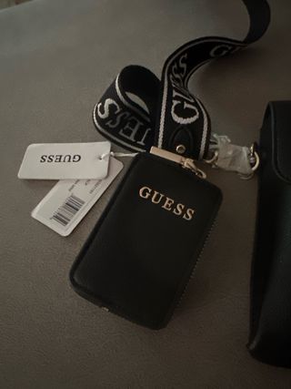 Bolso GUESS  Negro con neceser y correa
