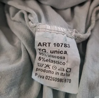 Camisola azul com renda