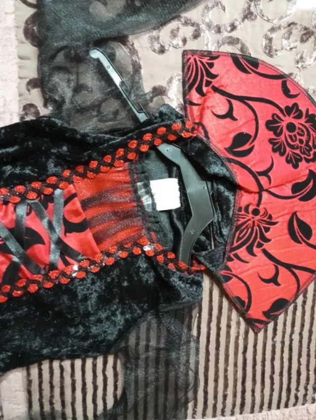 Disfraz Vampiresa Niña talla 6/7 años.