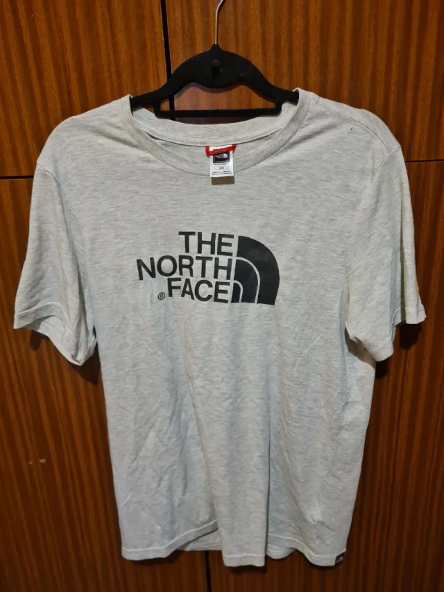 Camiseta The North Face Gris