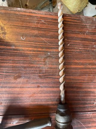 Martillo Hilti TE74 con broca