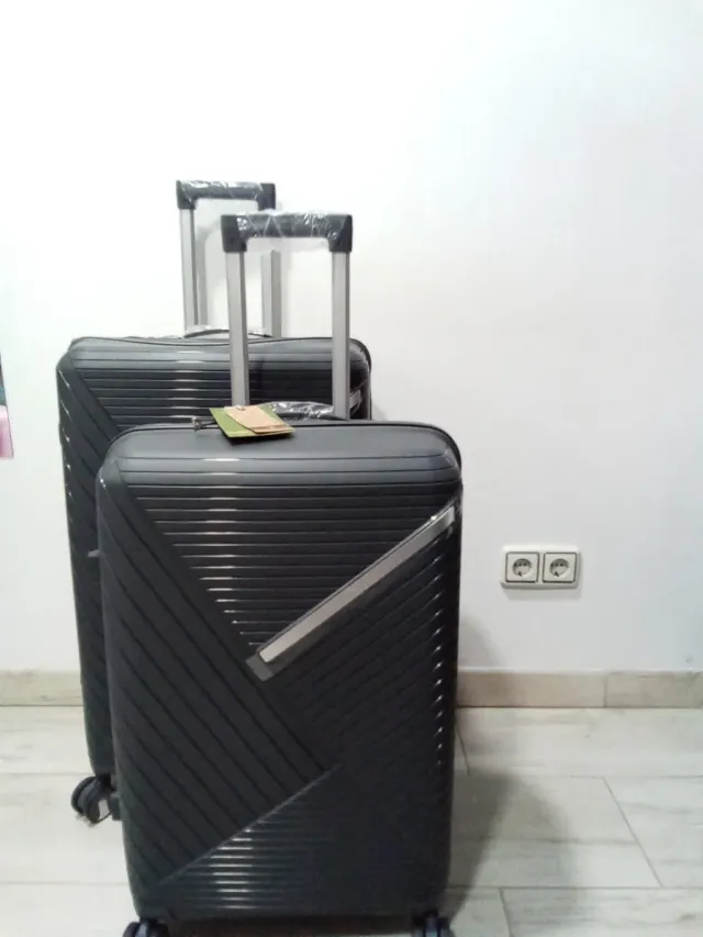 Juego 2 Maletas Medianas 49.95euros