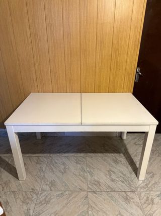 Mesa de comedor blanca extensible