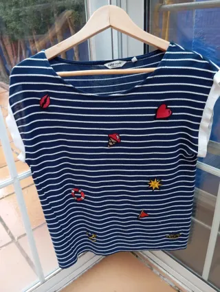 Camiseta NAF NAF rayas con parches