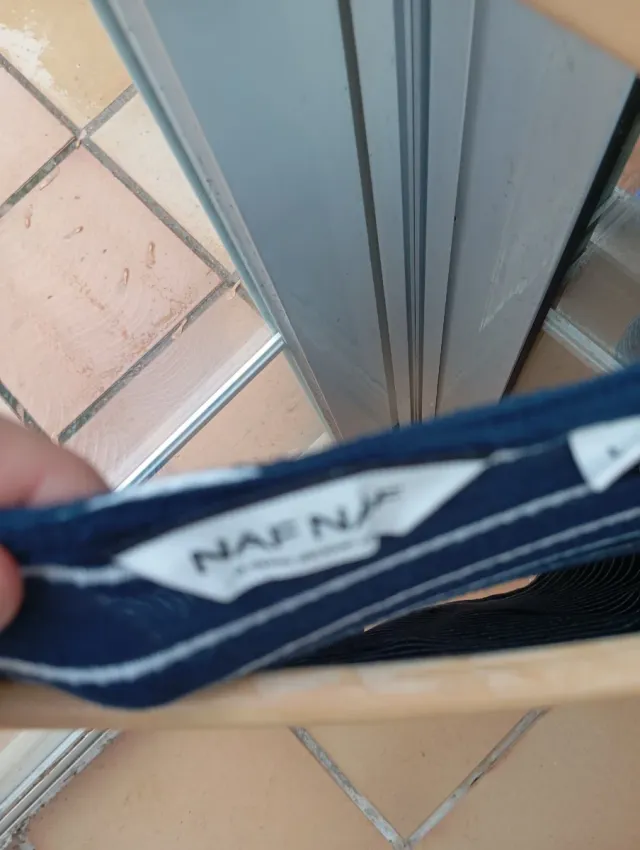 Camiseta NAF NAF rayas con parches