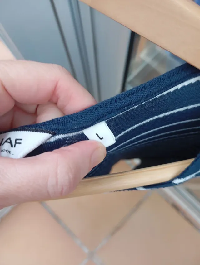 Camiseta NAF NAF rayas con parches