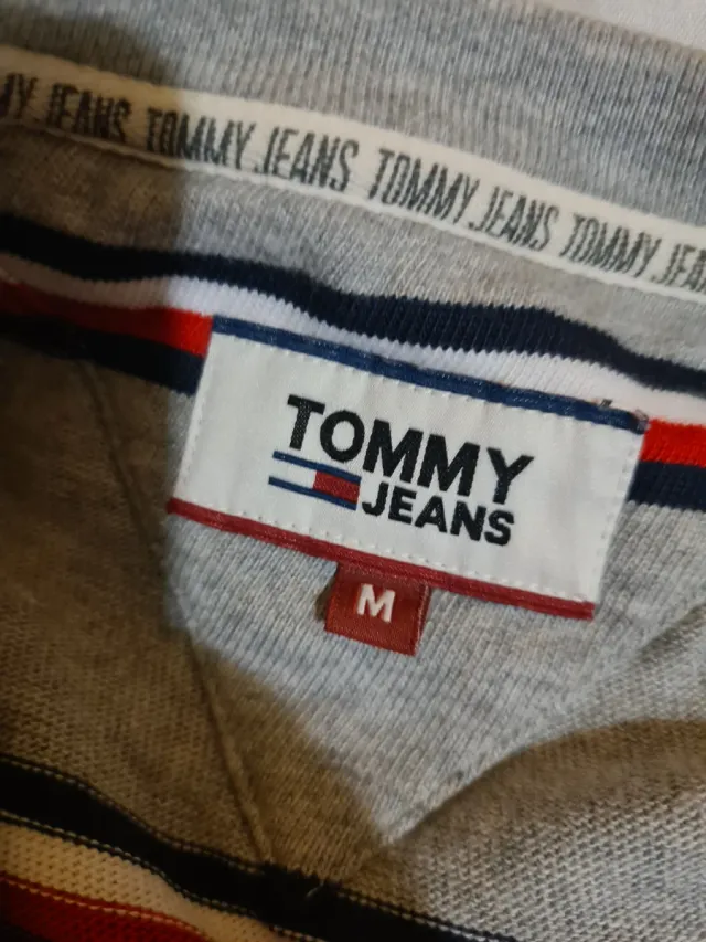 Camiseta Tommy Jeans Rayas Gris Roja Azul