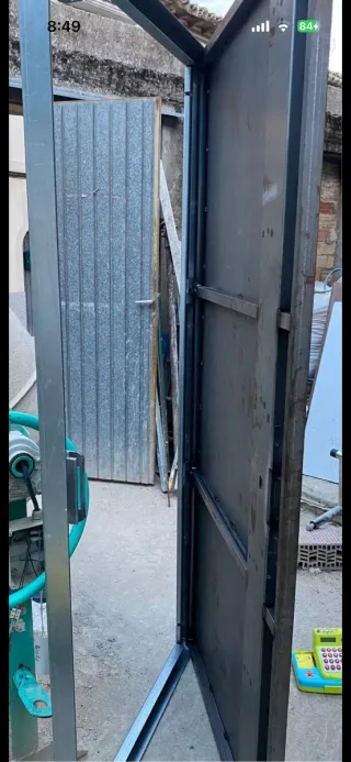 Puerta antiokupa madera y metal