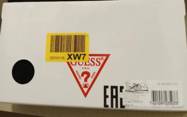 Zapatillas Guess Blancas con Detalles Dorados