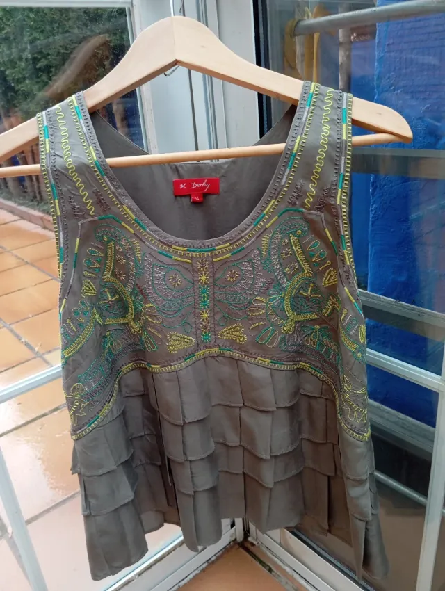 Blusa K. Darchy bordada talla M