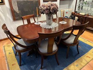 Mesa de comedor madera + 6 sillas tapizadas