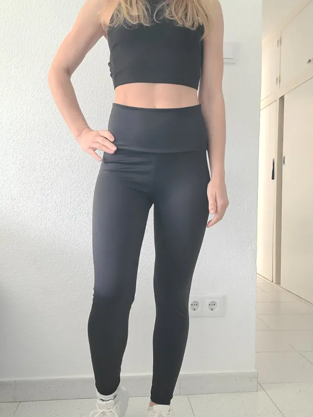 Malla deportiva negra