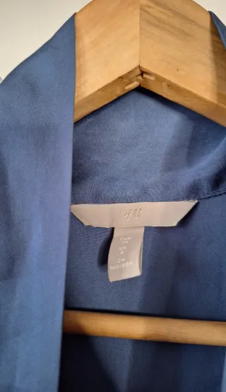 Blusa H&M azul tamanho 34