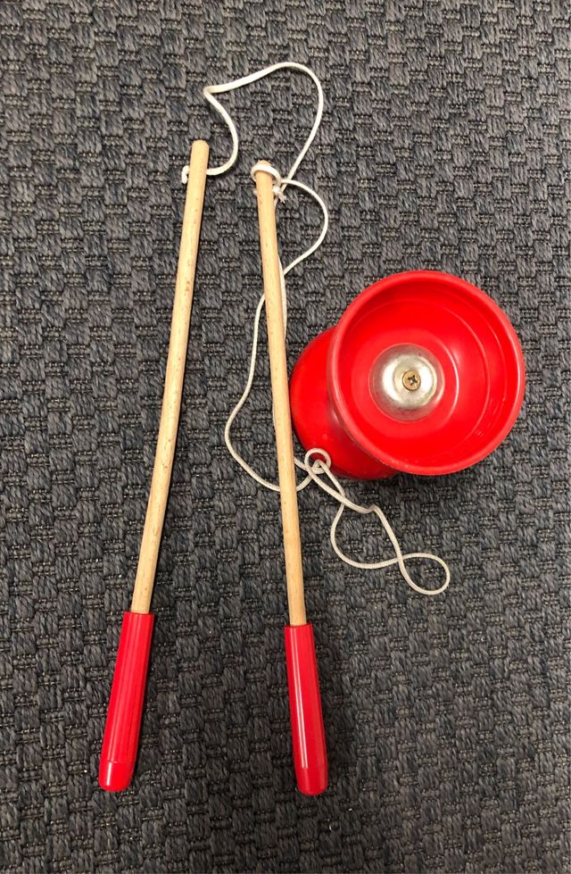 Diábolo Rojo con Palos