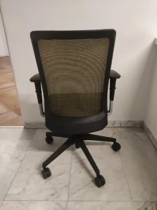 Silla Despacho ACTIU con ruedas. Ref AD44