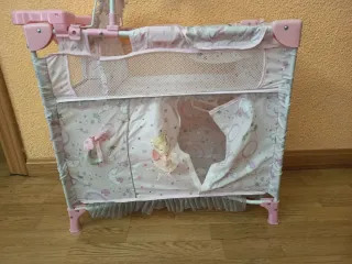 Cuna de juguete para muñecos