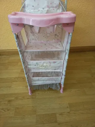 Cuna de juguete para muñecos