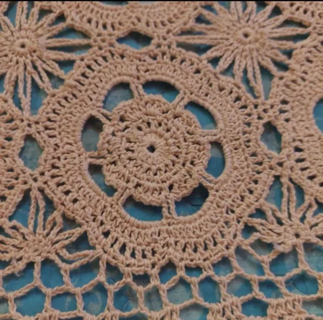 Coperta uncinetto beige fatta a mano