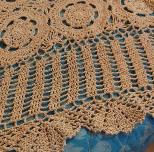 Coperta uncinetto beige fatta a mano